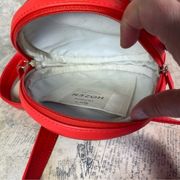 HOZEN Belt Bag in Rouge - sustainably crafted - Picture 8 of 11